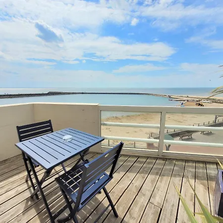 De Charme & Le Grand Large מלון