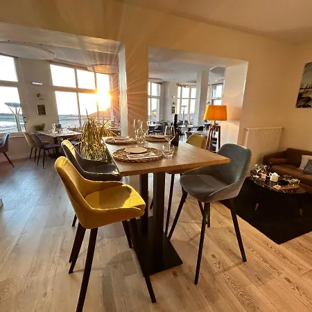 De Charme & Le Grand Large מלון 3*