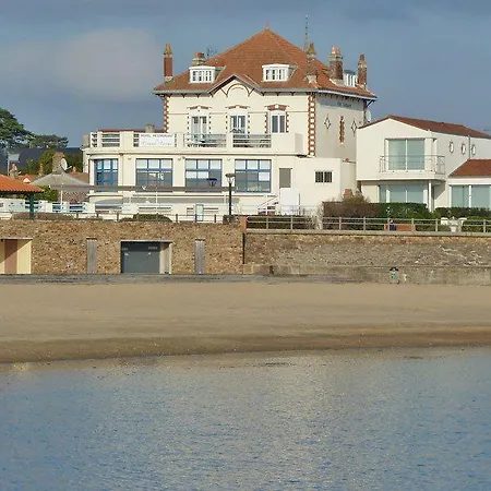 Hotel De Charme & Cosare Sur La Promenade Bord De 20m De La