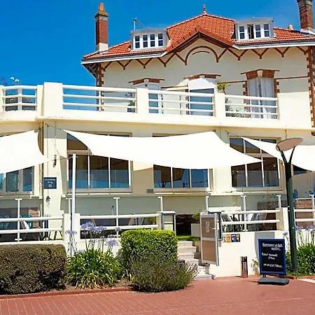 Hotel De Charme & Cosare Sur La Promenade Bord De 20m De La 3*
