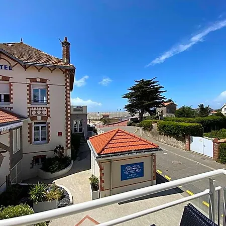 De Charme & Cosare Sur La Promenade Bord De 20m De La Hotell 3*