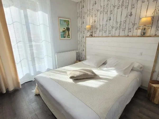 Hotel De Charme & Le Grand Large 3*