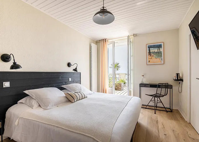 Hotel De Charme & Le Grand Large 3*