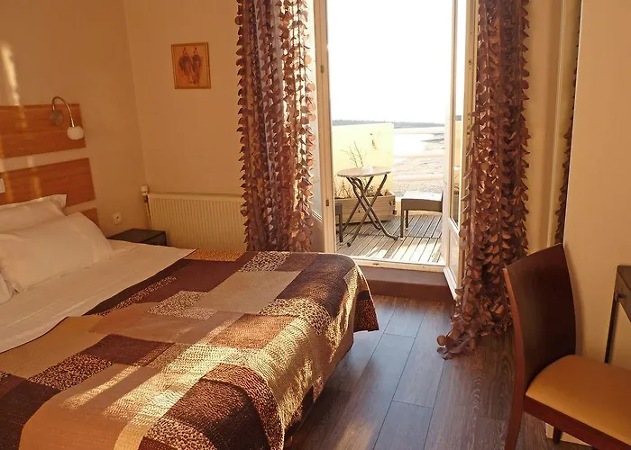 Hotel De Charme & Le Grand Large 3*